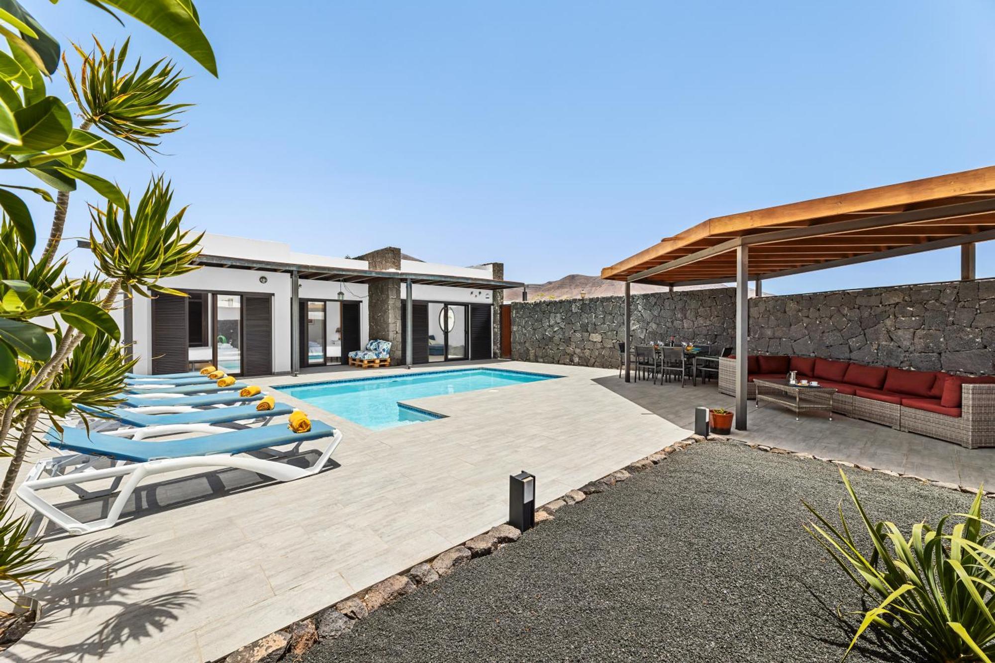 3 Bedroom Villa With Private Pool Close To Papagayo Beach Playa Blanca  Bagian luar foto